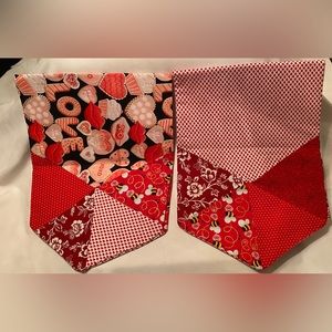 Adorablely Beautiful Hand Made Bees & Hearts Table Runners Set of 2